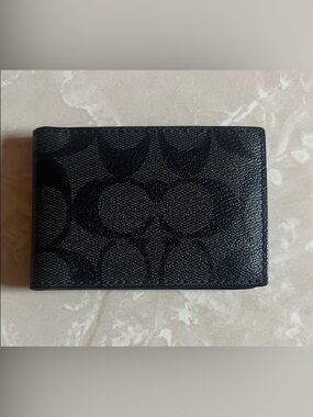 Coach Black Leather Card Holder/Compact Wallet
